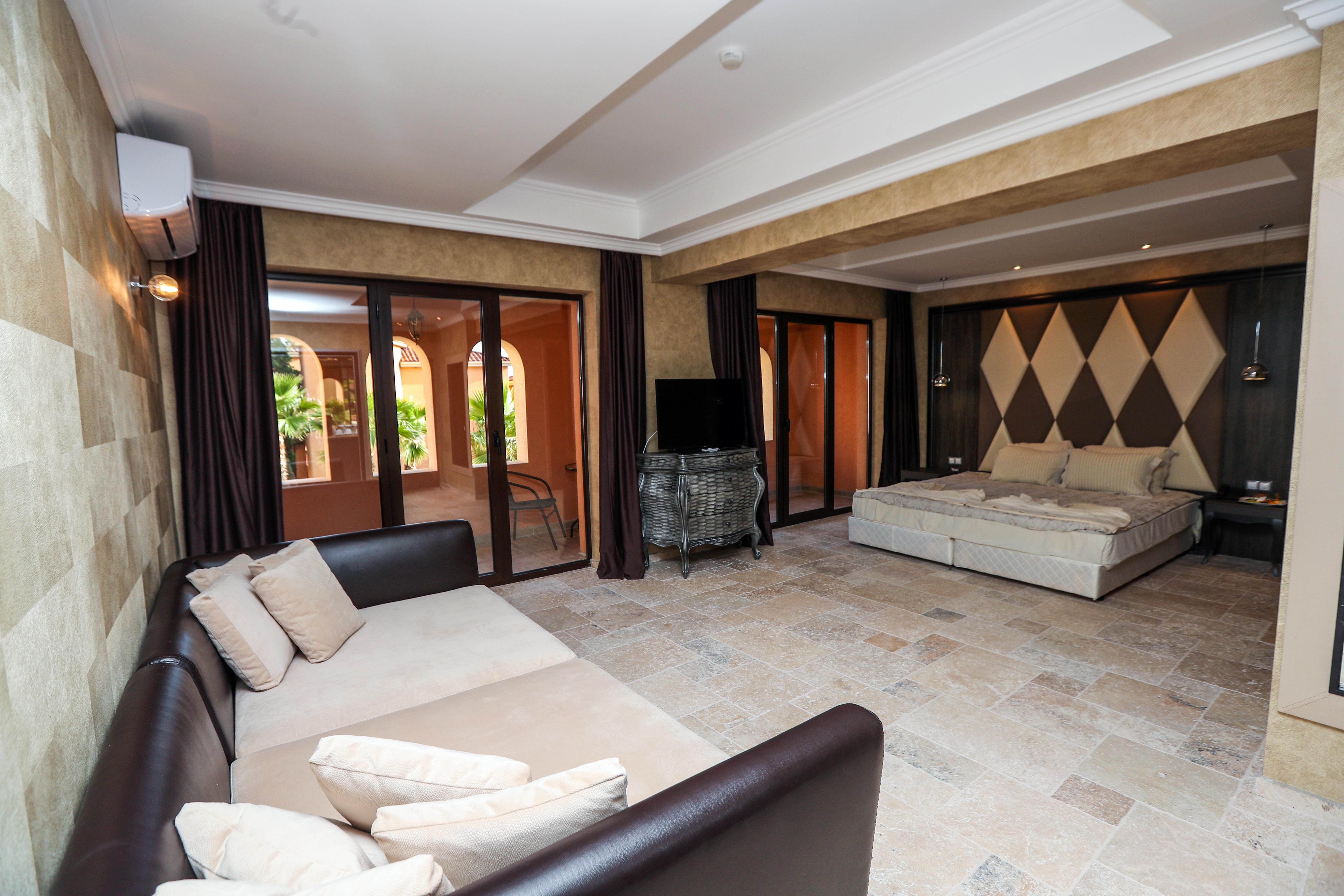 Royal Castle Design & Spa Elenite Exterior photo